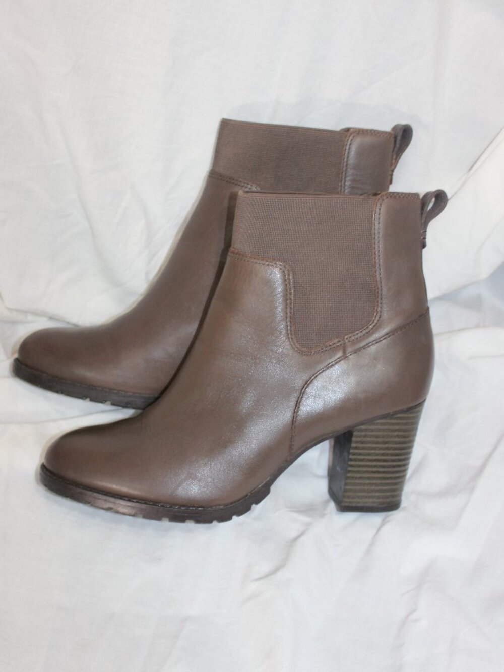 Clarks ankle brown 3" heels leather women's boots size 10